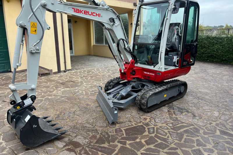 OmecoHub - Immagine TAKEUCHI TB230